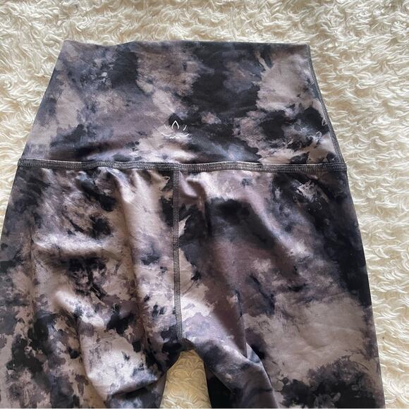 Beyond Yoga Lux Cosmic High Waisted Midi Legging Hazy Gray Size XS - Picture 6 of 7